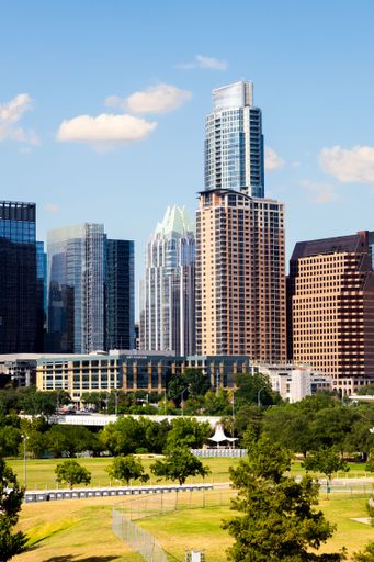 A vertical shot of the beautiful park and buildings located in Austin, Texas