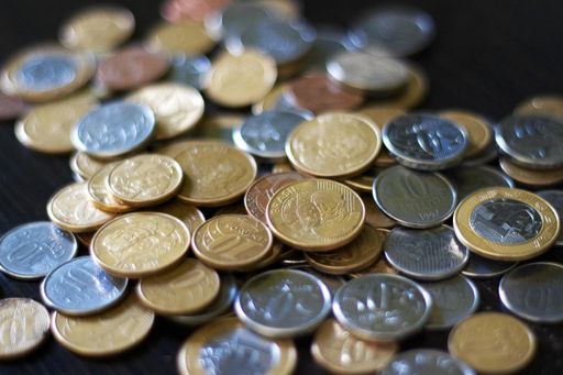 A closeup shot of a lot of Brazilian coins