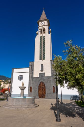 A vertical shot of a church in the Canary Islands, Spain