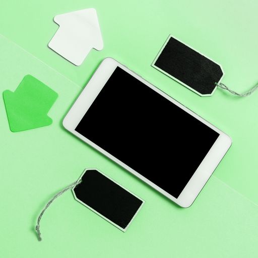Mobile Phone Screen With Important Message On Desk