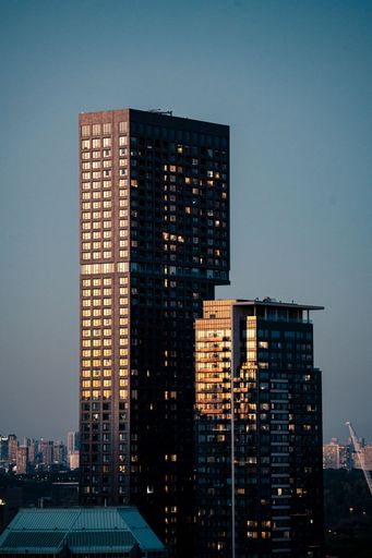 A vertical shot of the Selby apartment building in Toronto, Canada in the evening.