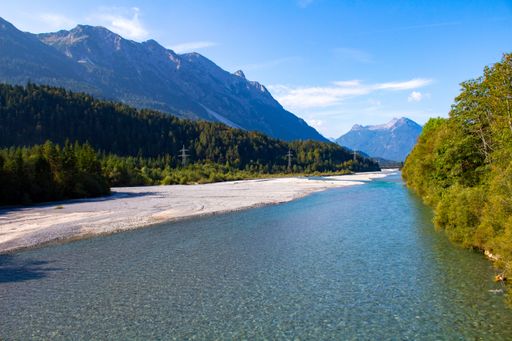 A beautiful shot of the river from Olympic National Park in Washington, USA