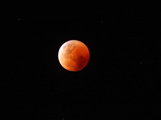 Lunar eclipse seen - blood moon seen on 8th Nov 2022