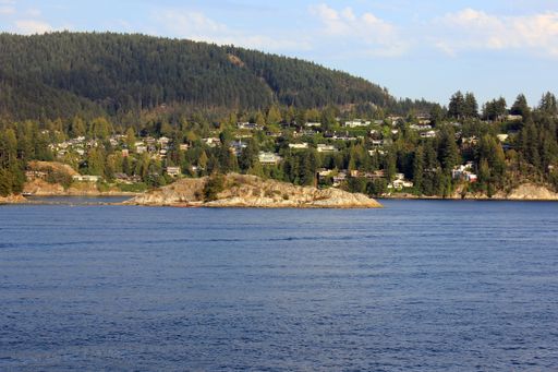the Pacific ocean and West Vancouver, British Columbia, Canada