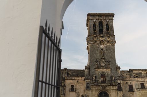 A low angle shot of the Arcos de la Frontera Cathedrals in Spain