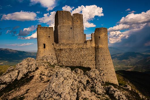 The medieval mountaintop fortress Castle of Rocca Calascio