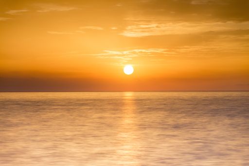 A mesmerizing sunset scenery over the ocean