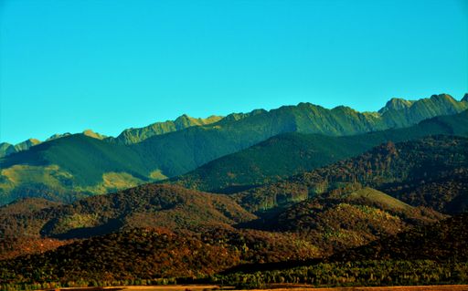 A mesmerizing shot of beautiful Fagaras mountains in Romania