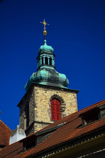 A low angle shot of Svaty Jindrich a svata Kunhuta in Prague, Czechia