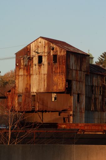 An old abandoned building in Ansonia