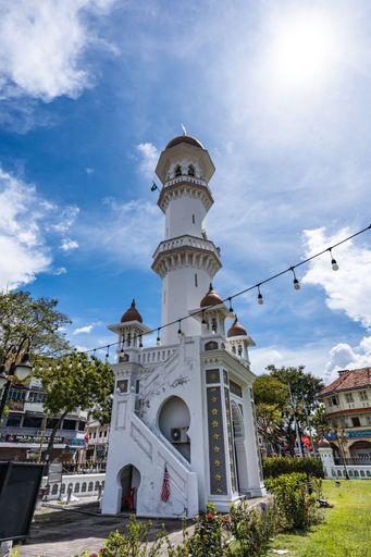 A vertical low angle shot of the Kapitan Keling Mosque in Kuala Lumpur, Malaysia