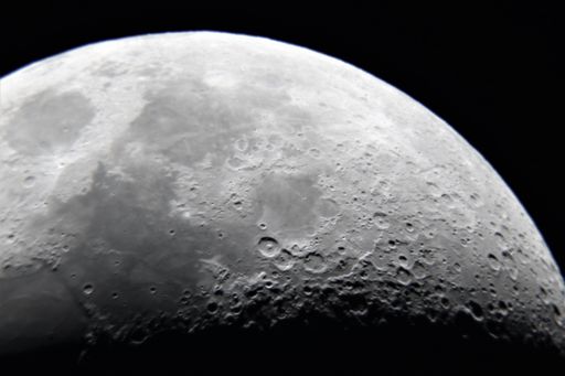 Crescent Moon (21-04-2018, 39%): eye piece projection shot taken with an 8" Newtonian telescope and a Canon dslr.