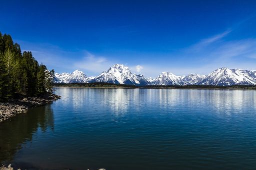 A closeup shot of the Grand Teton's Jackson Lake in Wyoming, USA