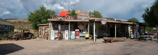 An old gas station and store of the American road that passes through route 66