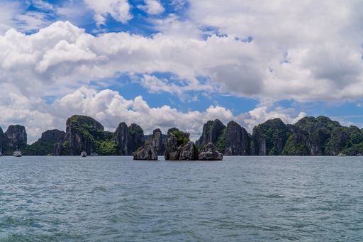 A panoramic view of the stunning landscapes in Ha Long Bay, Vietnam
