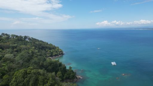 Manuel Antonio is surrounded by a huge number of hotels and restaurants and offering fantastic views of the Pacific Ocean