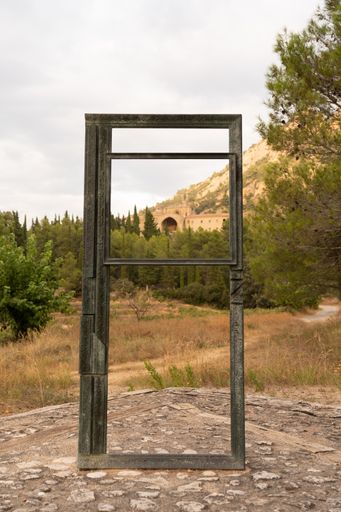 El paso a una nueva vida es la puerta que une los dos mundos.