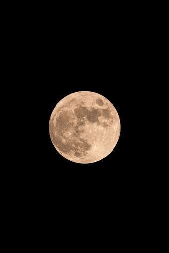 a beautiful high definition shot of the moon.