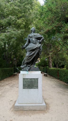 Statue in Royal Botanical Garden Madrid, Spain
