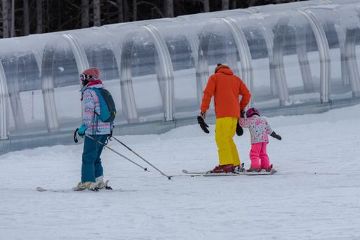Vallnord, Andorra: 2021 January 2: Father teaches his son at the Vallnord ski resort in Andorra in winter 2020 on COVID schedule