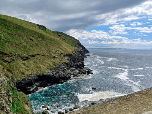 A mesmerizing view of a beautiful seascape under a blue sky