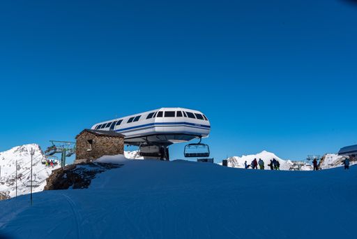 Ordino Arcalis, Andorra: January 2021: People skiing in the Ordino Arcalis by Grandvalira Pyrenees station in winter 2021