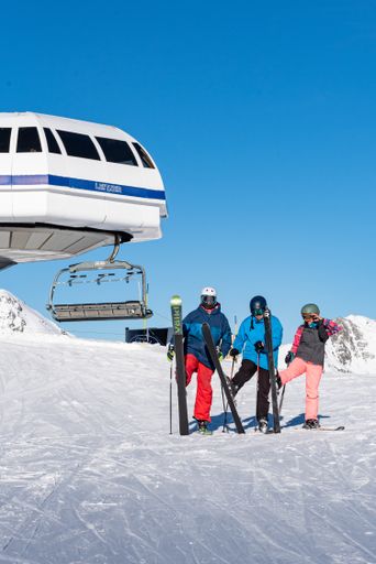Ordino Arcalis, Andorra: January 2021: People skiing in the Ordino Arcalis by Grandvalira Pyrenees station in winter 2021