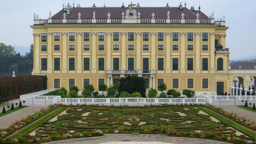 The building in front of the Schönbrunner Schloss Park in Vienna, Austria during daytime