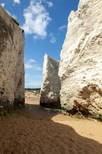 A vertical shot of cliffs near the town of Broadstairs in the UK