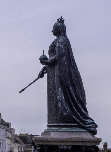 Side view of the Queen Victoria sculpture by Sir Edgar Boehm