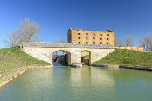 A building near the Castilla canal, Tamariz de Campos, Valladolid, Spain