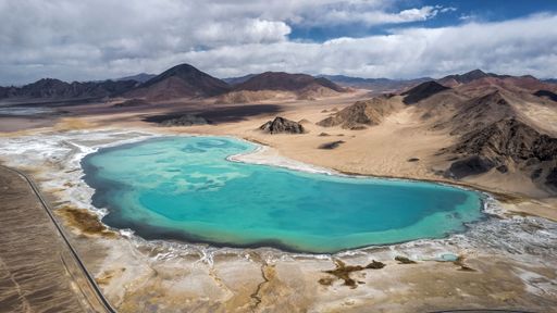 A beautiful view of Kayi Lake in Ritu County, Ali Prefecture, Tibet, China