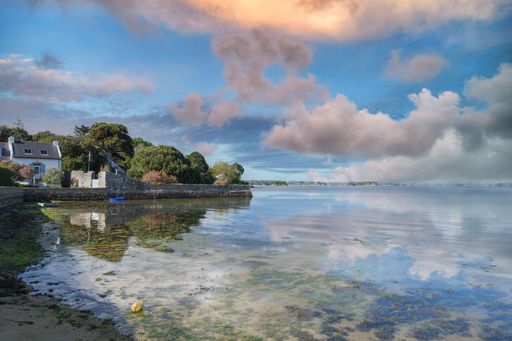 Brittany, Ile aux Moines island in the Morbihan gulf, the Port-Miquel beach in summer