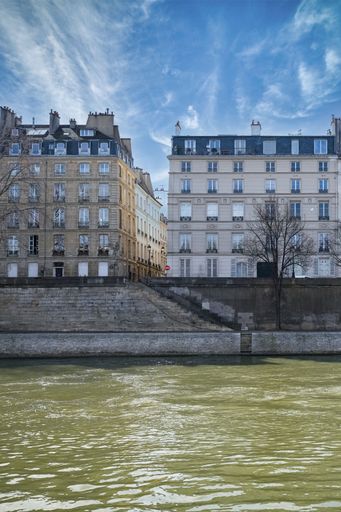 Paris, ile saint-louis and quai de Bourbon, on the Seine, beautiful ancient buildings