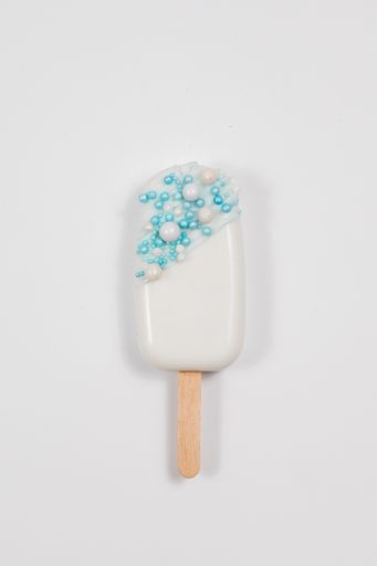 A top view of pastel Paleta de chocolate isolated on white background