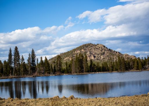 A peaceful view of Lake Dillion in the breathtaking Colorado Rockies