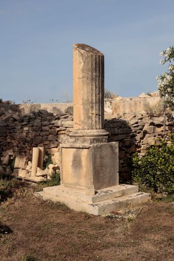 Neo-classic symbolism, column sculpted as broken, signifying death at a young age. Neo-classic early 1800s British cemetery, Malta, Mediterranean.