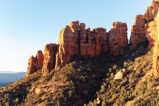 An expansive view of red rock formations in Sedona, Arizona