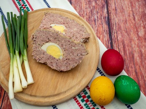 A traditional Easter dish known as a drob in Romanian, a type of meat pie