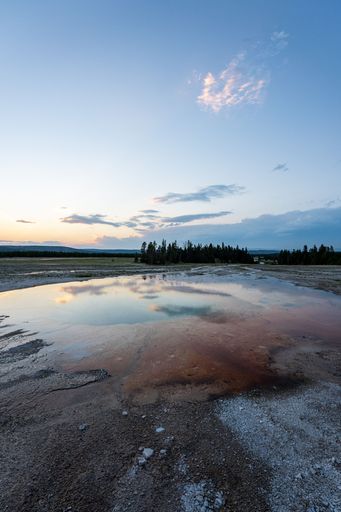 A vertical shot of the breathtaking landscape of the Yellowstone National Park