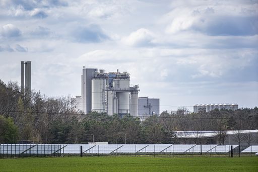 Combined heat and power plant in Cottbus and solar park in the foreground