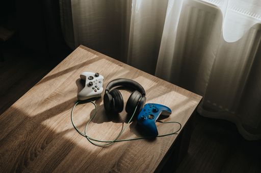 Xbox accessories on the table getting a really ni