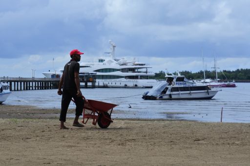 auto_awesome
Terjemahkan dari: Inggris
1081 / 5000
Hasil terjemahan
beach cleaners at work, Bali, Indonesia, January 9, 2021