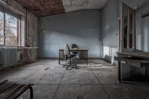Urban exploration in a abandoned Boiler factory .