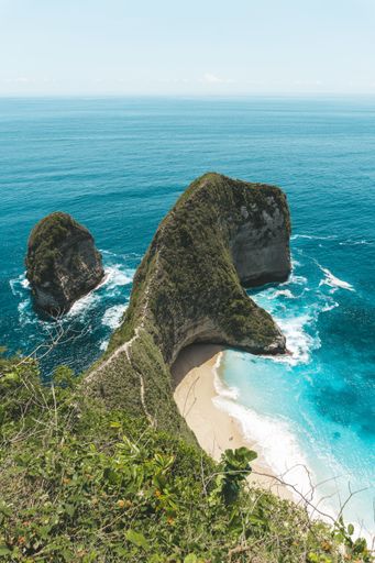 An amazing tropical beach with turquoise water, Kelingking Beach Nusa Penida