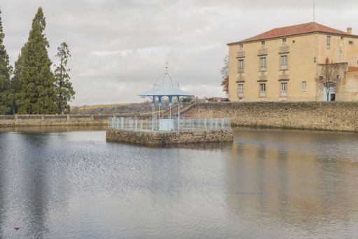 A closeup shot of a small lake in the city park in Bejar, Salamanca, Spain