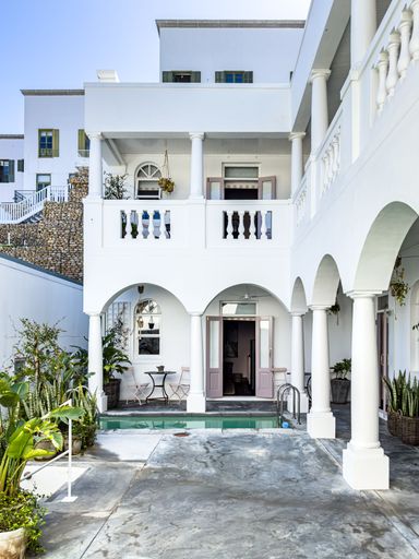 The Luxurious Dorp Hotel in Cape Town situated on Longmarket Street in Schotsche Kloof just below Signal Hill and the Noon Gun