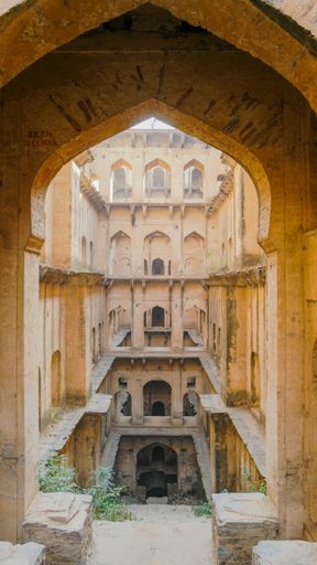 A vertical shot of the beautiful Neemrana Fort-Palace in Rajasthan, India