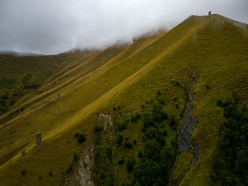 A breathtaking view of the stunning mountain landscape of Kvesheti-Kobi, Georgia