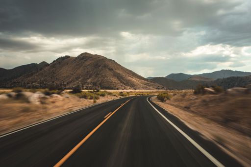 A road in the USA near Yosemite National Park, California